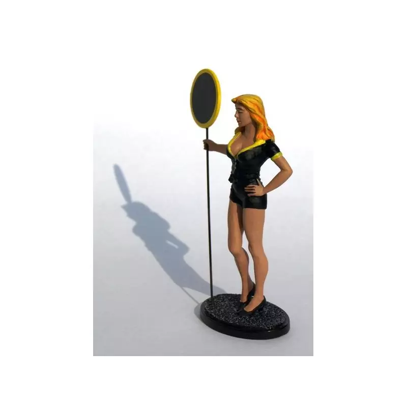 LE MANS miniatures Figure Lisa, grid girl