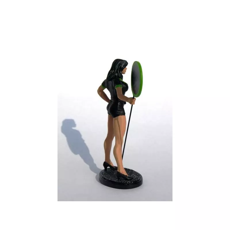 LE MANS miniatures Figurine Suzon, hôtesse de piste
