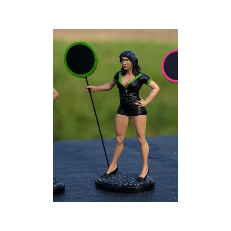                                     LE MANS miniatures Figurine Suzon, hôtesse de piste