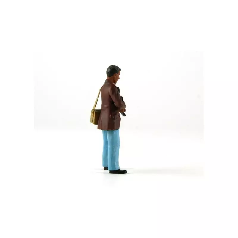 LE MANS miniatures Figurine Robert, le photographe