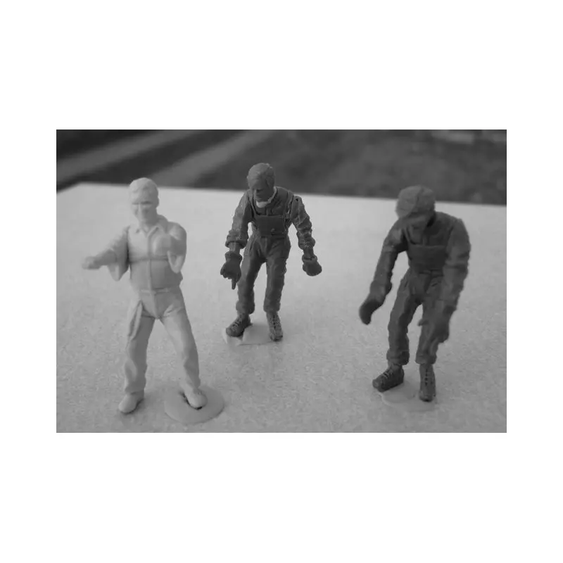  LE MANS miniatures Figurines 1 Team manager + 2 mécanos