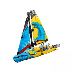 LEGO 42074 Le yacht de compétition