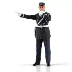 LE MANS miniatures Figurine André, policier avec son sifflet