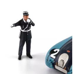 LE MANS miniatures Figurine André, policier avec son sifflet