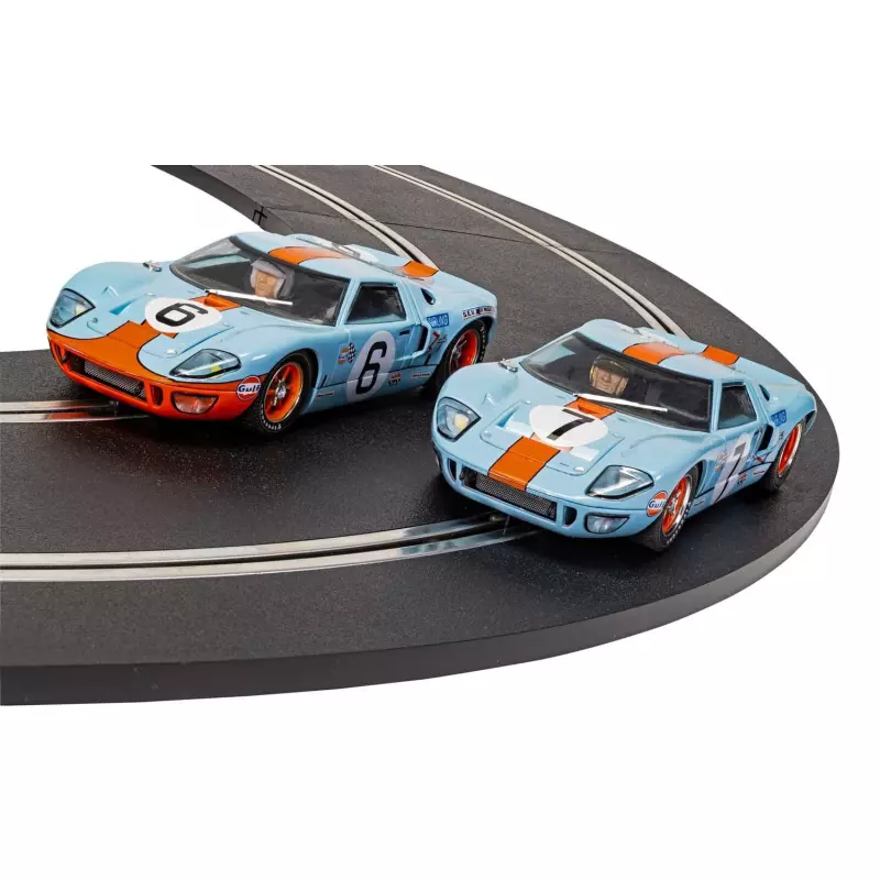 Scalextric C4041A Ford GT40 1969 Gulf Twin Pack