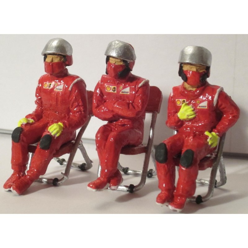                                     Slot Track Scenics Fig. 8 Seated Pit crew + 3 chairs Pack A