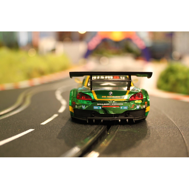 Carrera DIGITAL 132 30699 BMW Z4 GT3, Schubert Motorsport No.12, 24h Dubai 2013