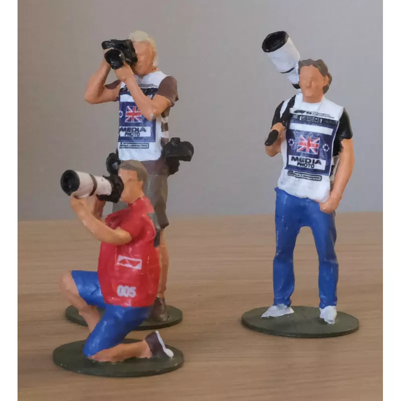 Slot Track Scenics Fig. 18 Photographers - Pack B