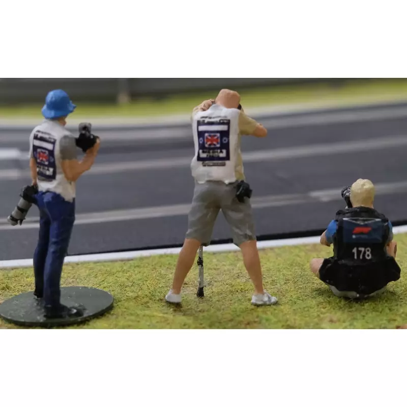 Slot Track Scenics 1/43 Fig. 2 - Photographers Set A