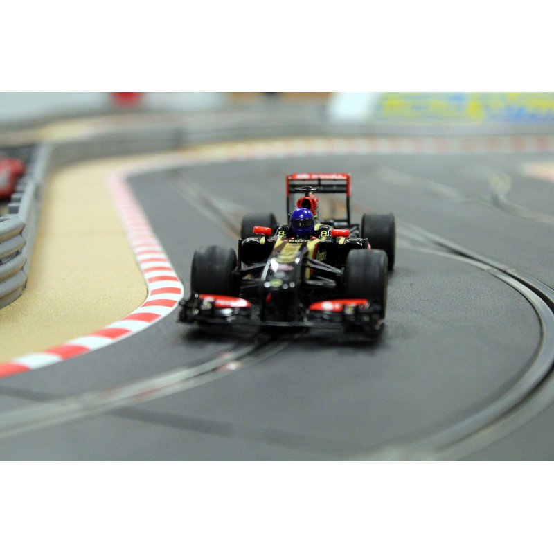 Scalextric C3518 Lotus F1 Team 2014