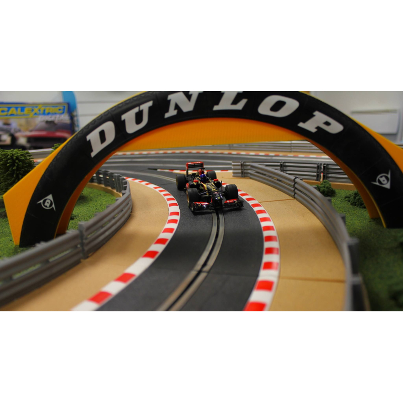 Scalextric C3518 Lotus F1 Team 2014