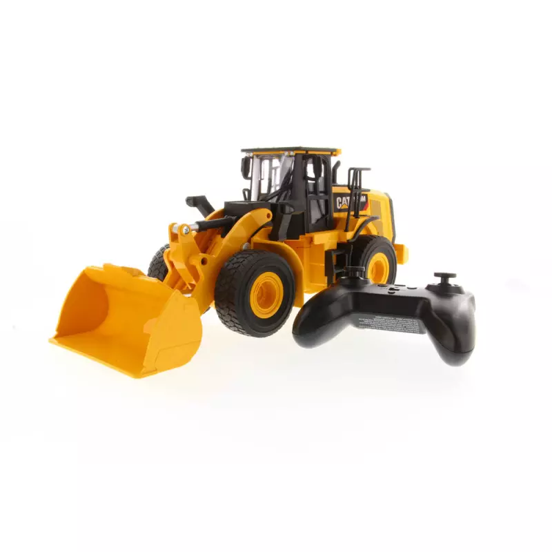 Carrera RC 1:24 RC CAT 950M Wheel Loader