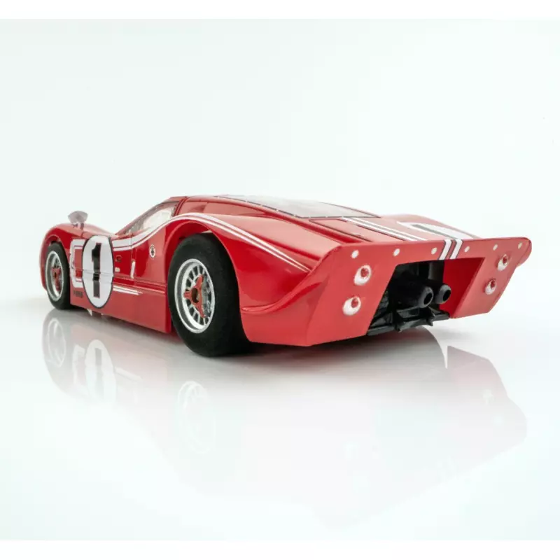 Racing, Flying & Yachting, Vente n°3328, Lot n°70 FORD GT 40 JUNIOR,  EVOCATION DE LA VOITURE CAMERA DU FILM LE MANS Voiture thermique pour  enfant