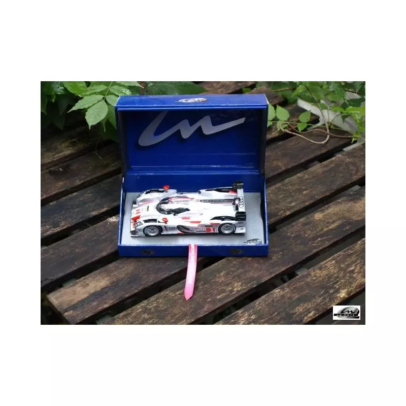 LE MANS miniatures Audi R18 e-tron Quattro Le Mans 2013