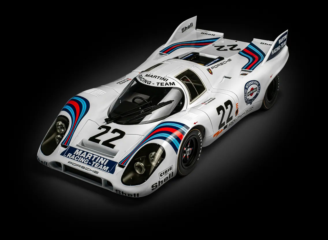 Iconic aerodynamic design and livery Iconic aerodynamic design and livery